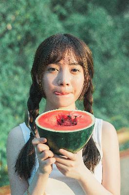 他的巨物撑开她的花缝的导演是谁