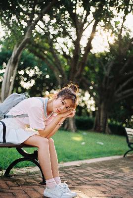 她在丈夫面前被耍了